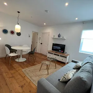 Peaceful 1br With Shared Terrace At The Nook Apartment